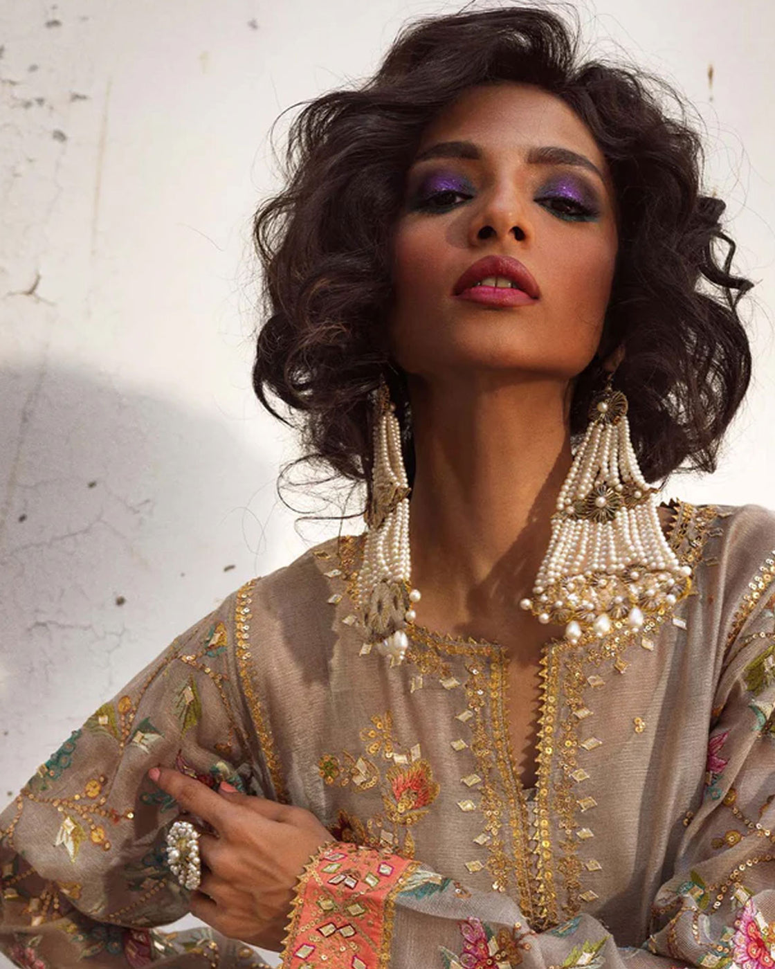 CHANDELIER EARRINGS - Golden