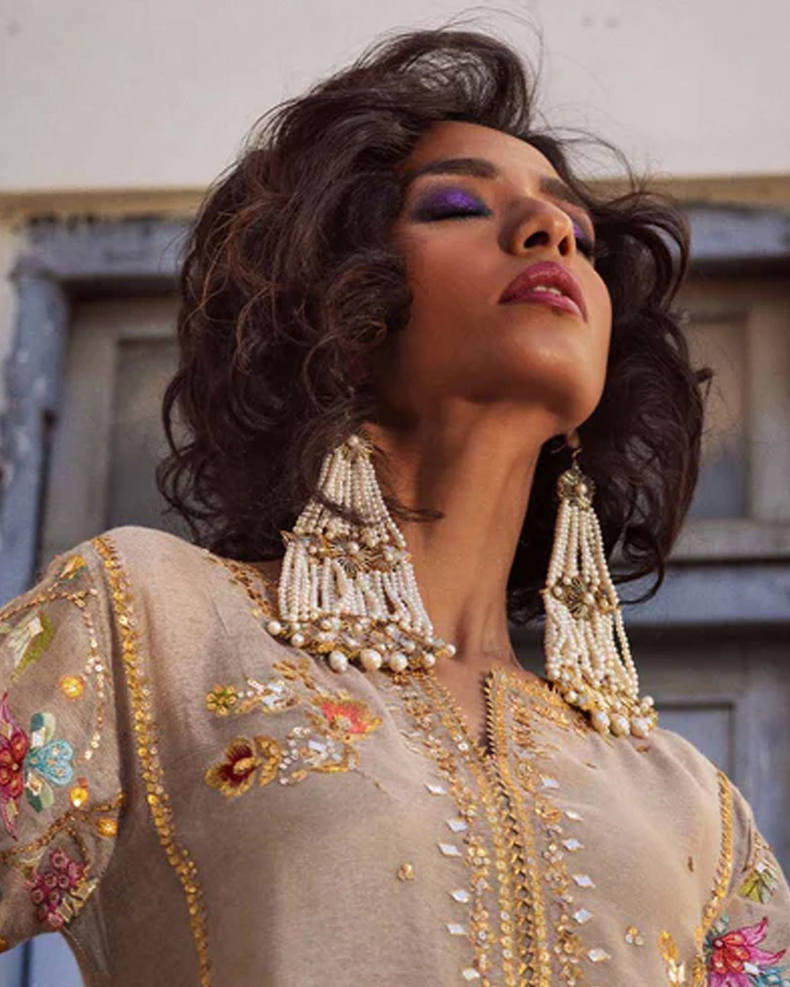 CHANDELIER EARRINGS - Golden