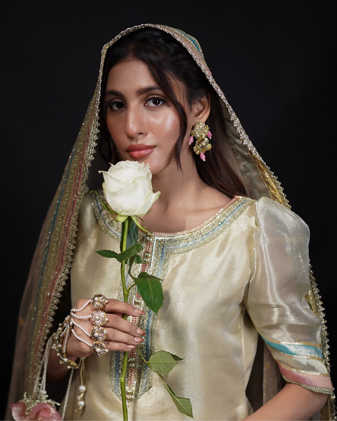 DROP EARRINGS - Golden