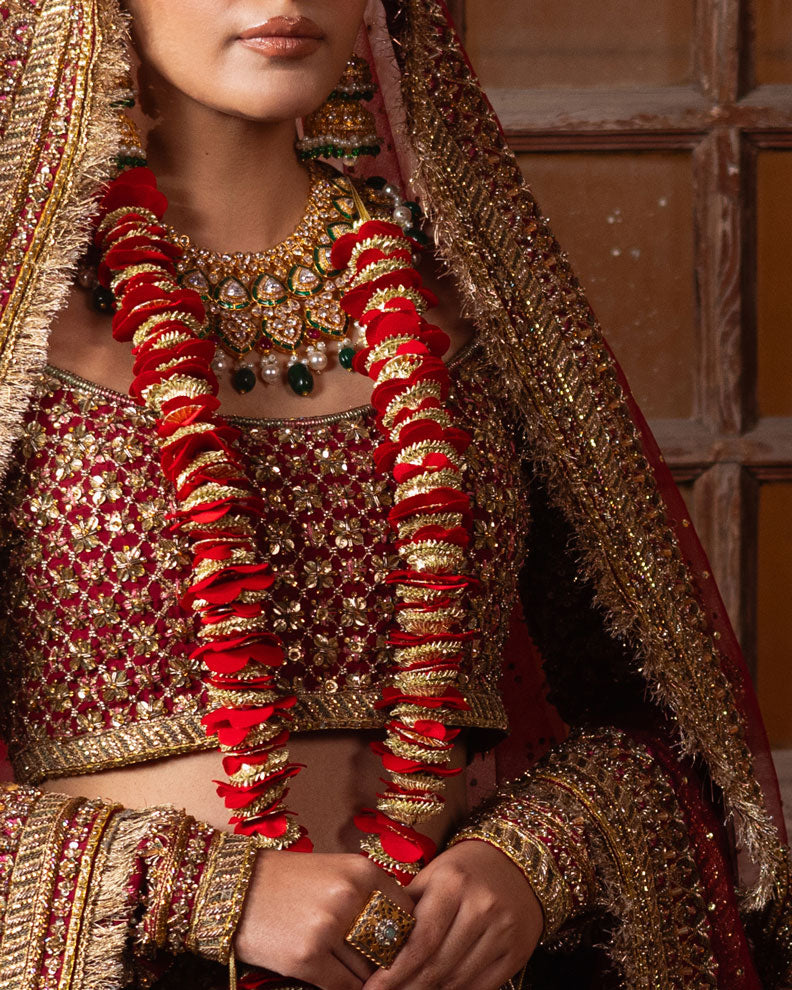 GARLAND - Red