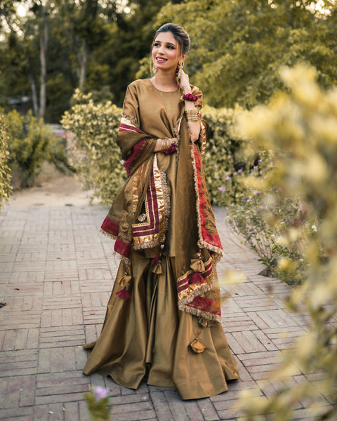 3 PIECE EMBELLISHED SUIT - Brown